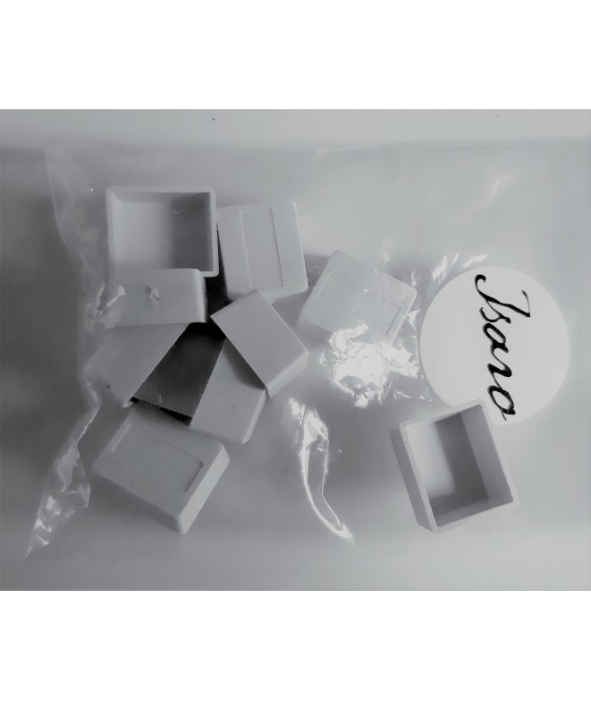 1/2 empty plastic pans